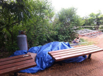 인공구조물·방치된 자재… 백운산 멍든다