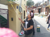 주민 집 담벼락에 벽화 그리기 우각로 문화마을 만들기 돌입