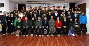 군 장병들 가정교사로 변신