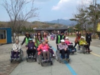 농어촌公 평택지사·서부노인복지관 홀몸어르신 일일 자녀되기 봉사활동