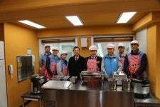 밥퍼 봉사로 이웃에 행복 나눔
