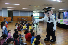 어린이 성범죄예방 인형극 호응 안성 경찰서 일죽파출소 마련