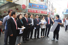 안양시의회 총무경제위, 관양시장 현장 방문