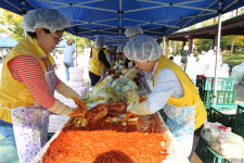 지역내 소외계층에 매콤한 온정 동부희망나눔봉사센터, 김장나눔