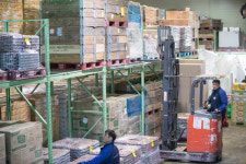 설 선물 가득 쌓인 농협 창고