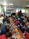 가정3동 새마을부녀회, 어르신들 초청 떡국 대접