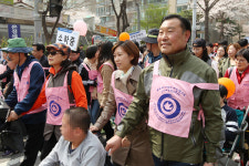 장애인 손발 된 광명의원들