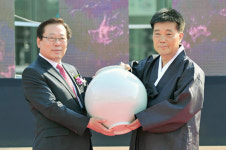 물과 산이 어우러진 廣州서 조선왕실도자의 신비한 베일 벗는다