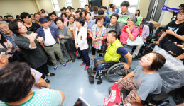 개인운영신고시설 법인 완화 철회 요구하는 장애인들