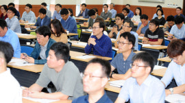 집중하는 道선관위 직원들