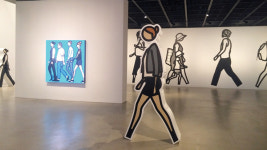 걸어가는 사람들 순간의 아름다움 캔버스에 오롯이