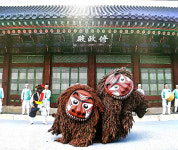 이산 저산 꽃이 피니~ 흥겹지 아니한가