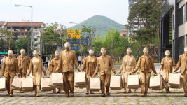 예술공간으로 바뀐 거리, 시민 발길 사로잡다