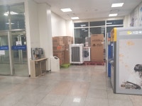 이마트 서수원점 이번엔 버스터미널 대합실 창고로 사용