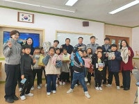 군포경찰·금정파출소,  취약층 어린이에 선물 상자 전달