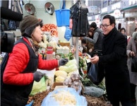 이용범 시의장, 계산·병방 전통시장서 상인들 격려