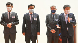 축사하는 KDLC 공동대표단