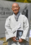 [인터뷰] 명진스님 백기완 선생 바라신 세상 위해 싸울 것