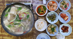 [우리동네] 강화도 맛집 일억조 식당… 전통토속음식 젓국갈비 옛 맛 보전 고집