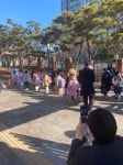 “학교 오니까 좋아”…새학기 첫날 수원 초등학교 1255곳 정상 등교