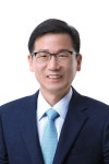 막 오른 지방선거 김포시장 출마 선언 첫 주자…유영록 전 김포시장 예비후보 등록
