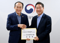 유정복 시장, 추경호 경제부총리 만나 인천 주요 사업에 국비 반영 요청