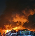 김포 폐차장서 불…자동차 부품 및 중고차 12대 소실