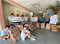 안양 평촌청소년문화의집, 동물자유연대에 고양이 스크래쳐와 캣타워 기부