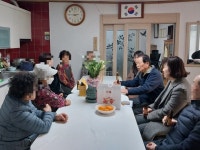 김정애 김포 사우동장, 경로당 찾아 어르신들과 소통