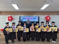 광명좋은학교 프로그램 이수 어르신 9명, 문해교육으로 초등 학력 취득