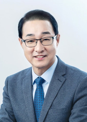 ‘돈봉투 의혹’ 이성만 의원 기소…“선거 통해 싸울 것”