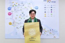 김병수 김포시장, K리그2 김포FC 제1호 멤버십 카드 주인공