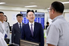 오호선 중부지방국세청장, 수원세무서 현장 점검 실시