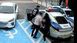 아이가 숨을 안 쉬어요…위독한 영아 신속 병원 이송한 고색파출소 경찰관들