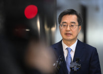 김동연 “윤석열, 즉시 체포·즉시 탄핵…한덕수 엄정 수사 필요”