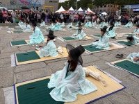 [제62회 수원화성문화제] 시민의 손으로 완성된 정조의 꿈…추석 연휴 첫날을 장식한 축제