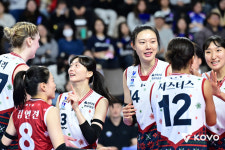 프로배구 수원 현대건설, IBK기업은행 3-2 제압…파죽의 6연승