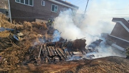김포시 운양동 폐가 화재 발생… 인명피해 없어