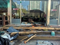 [사건 24시]오산 외삼미동서 80대 운전자 식당 돌진…손님 1명 병원行