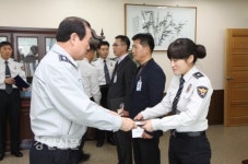 강원경찰청장, 동해署 업무유공자 포상