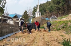 기린고교생들, 지역 경로당 봉사활동