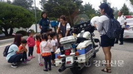 고성署  '프뢰벨 어린이집 경찰서 견학' 실시