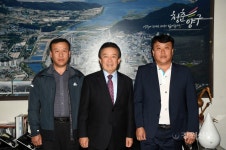 (주)대암환경개발 | 양구군, 대암환경(주)‧슬지건설(주) 장학금 기탁