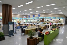 원주시, 새 단장 시청 종합민원실 시민들 큰 호응