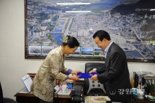 양구 임당1리 강인수 이장부부, 이웃돕기 성금기탁