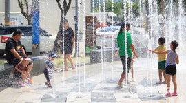 인제군, 바닥분수 폭염 속 주민쉼터로 호응