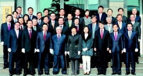씤닔쐞 異쒕쾾섑븳援쓽 誘몃옒 꽕怨꾟 씠뱾 넀뿉 떖졇떎