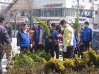 거창군 식목일 행사에 주민 ‘웃음꽃’