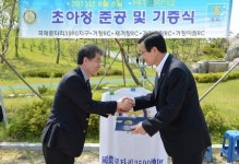 로타리 3590지구, 거창 교촌마을에 정자 기증