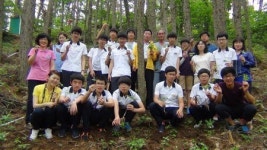 “학생들 산양삼 먹고 건강하게 학교생활 하세요”